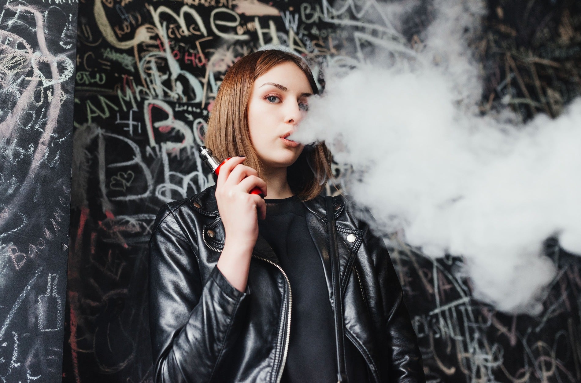 vaping girls in uk